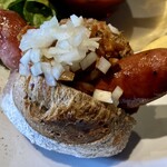 BARU 竹末 - 牛ストラスブールのホットドッグ。