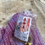 石垣空港売店 - 浜辺で食べました