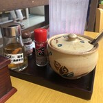 明石食堂 - 卓上調味料