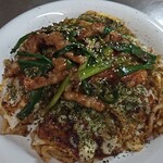 お好み焼 こいけ - 料理写真:肉玉うどん。ちょっと焦げてた