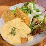 カフェ リアン - メインは白身魚のフライ　タルタルソース添え