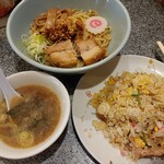 あぶら～亭 - あぶら～麺と半チャーハンセット 1100円(税込)