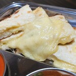 Indo Ryouri Rihana - チーズナン