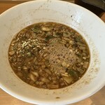 麺や和 - 【2023.10.28(土)】醤油なごみつけ麺（極太麺・並盛・1.5玉・240g）1,100円→600円のスープ