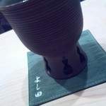 鮨 よし田 - お酒はこんな感じでいただきます。