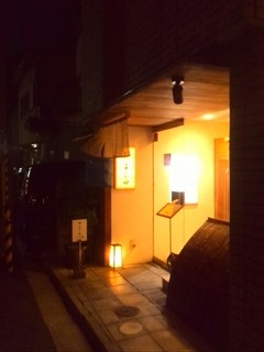 Sushiyoshida - まわりは真っ暗の住宅街