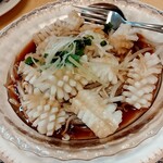 Fukurinkaku - イカ湯通し　香味ソースかけ❤️ほんのり温かいイカが柔らかくて♪甘さ控えめのお醤油系ソースが美味しい♡