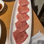 炭火焼肉ホルモン まるは - 
