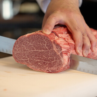 Carefully selected A5 rank Japanese Black beef with beautiful marbling and deep flavor