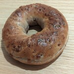 内橋 BREAD SHOP STUDIO - カリッ＆じゅわ「塩バター胡桃」