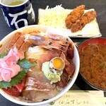 仙石すし - ランチ5色づけ丼並　¥1230
ランチカキフライ単品　¥350