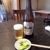 梅林園 - 瓶ビール、サービスつまみ