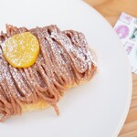 Sho sweets cafe bar - 【2023.10】モンブランクロワッサン(税込450円)