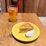 GRANNY SMITH APPLE PIE & COFFEE - 