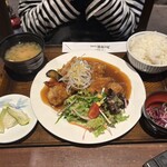 魚沼釜蔵総本店 - 鶏の黒酢炒め御膳