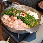 Ochanomizu Ten - もつ鍋はもつ大量！今回味噌を注文。あっさり目の味付け