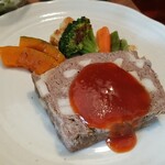 キッチン ブルー グローブ - 牛挽肉と里芋のテリーヌのアップ