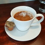 キッチン ブルー グローブ - ミルクを入れます