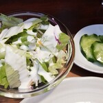 キッチン ブルー グローブ - サラダ、お新香のアップ