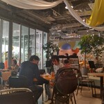 emCAMPUS FOOD - 店内