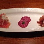 平田牧場遊 - 生ハムとサラミの盛合せ(1000円)