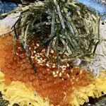鎌倉どんぶり市場 - 三色丼