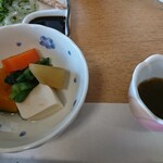 お食事処 若林 - 小鉢(お野菜の煮物)・酢の物(もずく酢)