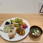 RotaCafe - プレートランチ (ドリンク付)    １８００円