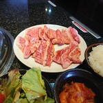 Yakiniku Suehirokan - 黒毛和牛カルビランチ(300g)