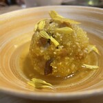 小料理 椿 - 里芋を柚子に見立てて