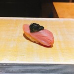 Jiyuugaoka Sushi Rinka - 中トロ（のりの佃煮