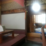 夢屋 - 渋い店内であります・・・奥の座敷は広いすよん。