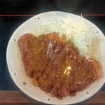 とんかつデカいです～・・・マヨとソースをブレンドしてあるみたいです。