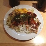 紀乃国屋ぶんちゃん - 広島駅でお好み焼きをいただきます。