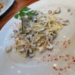 バリサイ カフェ - 本日のパスタ(きのことハーブのクリームパスタ)