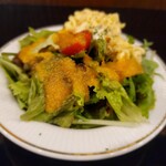 焼肉とワイン 八孝 - このドレッシングがね、美味しいの。