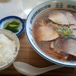 大八食堂 - しょうゆチャーシュー麺850円と小ライス100円