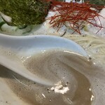 麺や 弐凛 - 濃厚醤油とんこつスープ
