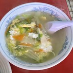 松月 - 250円の卵スープをいっしょに頼んだら、普通のラーメンどんぶりの大きさでした(^◇^;) 
