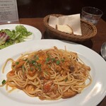 fi-kodhindhia - パスタランチ　きのことツナのトマトソーススパゲッティ