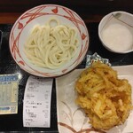 丸亀製麺 - かけ小290円、野菜かき揚げ170円、とろろ90円(2023.10.28)