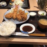 和幸 シャポー本八幡店 - かき盛り合わせ御飯