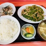 華萬 - ピーマンと肉炒1000円