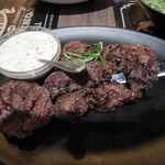 Trumps Grillhouse & Butchery - ダチョウのステーキ