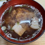 とんかつ喜多八 - お味噌汁　具は豚肉です。