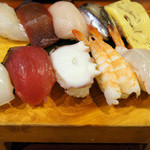 魚鮮 - 寿司１０貫で１,０５０円