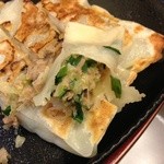 健康中華 青蓮 - 鉄板棒餃子のアップ