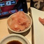 Sushi Hanatei - 盛りまくりのガリ