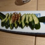 やりうどん - きゅうり一本漬け