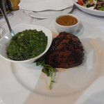 The Butcher Shop & Grill - フィレステーキとほうれん草